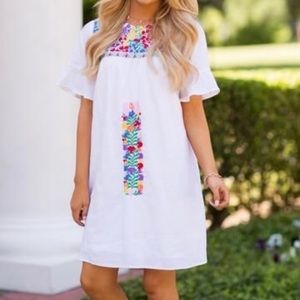 NWOT$148 J. Marie Oaxaca Floral embroidered shift dress S Small 39” bust, 36”L